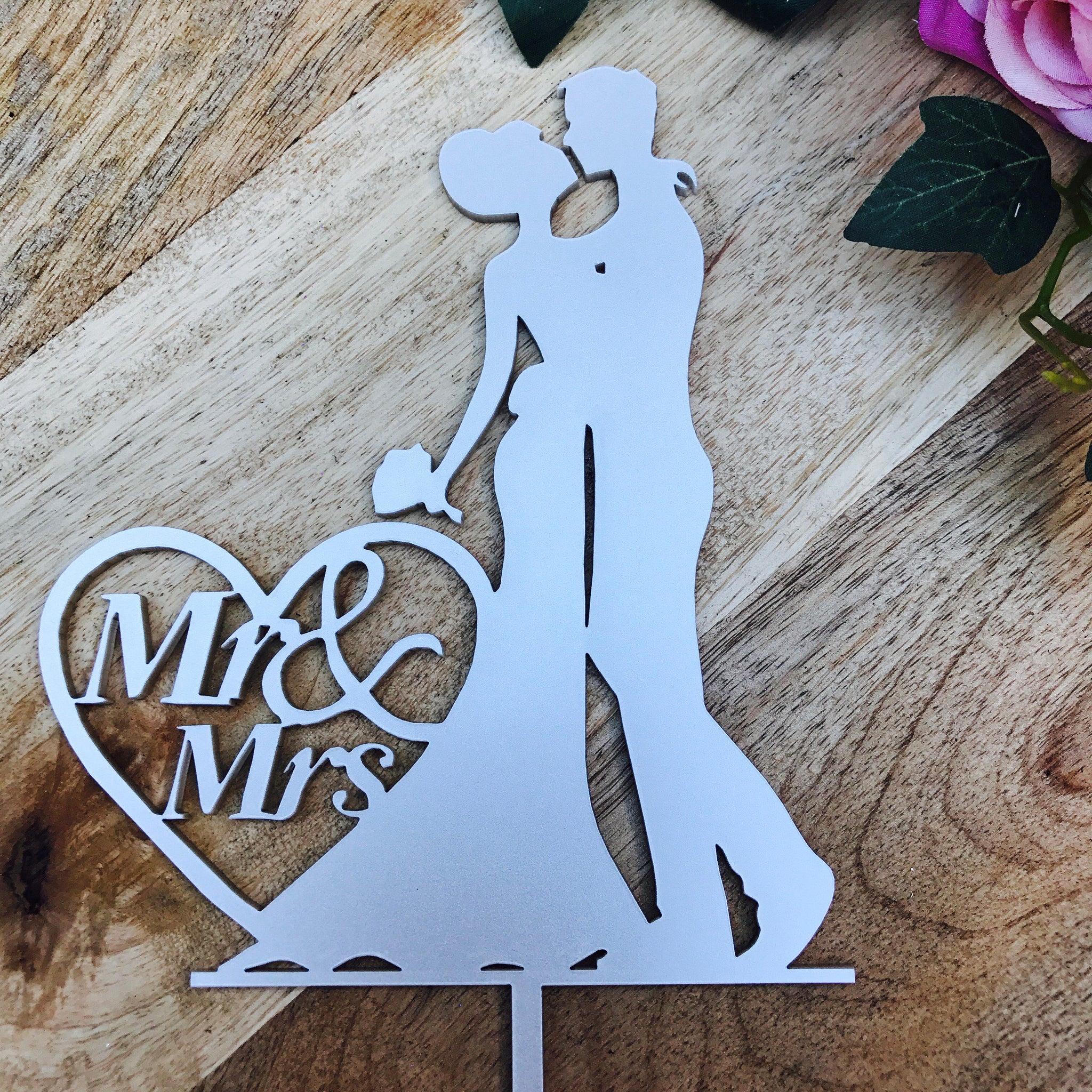Amazon.com: Spiareal 3 Pack Mr and Mrs Cake Topper Rhinestone Metal Love Wedding  Cake Topper Crystal Heart Shaped Cake Toppers Funny Diamond Bride and Groom  Anniversary Party Cake Decoration Gold : Grocery